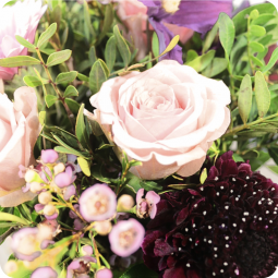 Charmante mamie et sa bulle d'eau