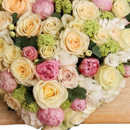 Fleurs deuil, deces et enterrement Laxou et Essey par fleuriste Interflora  tendresse, coeur de fleurs roses