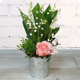 Bonheur, composition de brins de muguet et fleurs - fleuriste muguet à Nancy