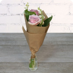 Brin de tendresse, petit bouquet de 2 brins de muguet et roses tendre - fleuriste muguet à Nancy
